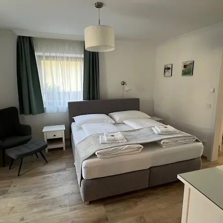 Apartamento Gaestewohnung Schlossblick Grödig